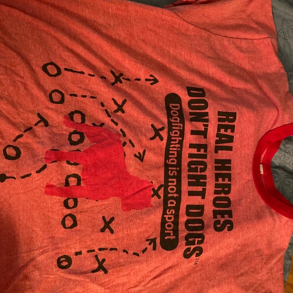 Unisex XL T-shirt: “Real Heroes Don’t Fight Dogs” - Picture 4 of 11